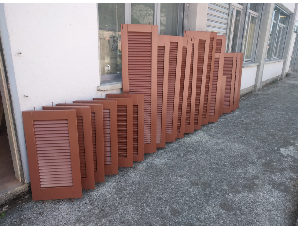 Persiane in Legno lamellare ral 8002