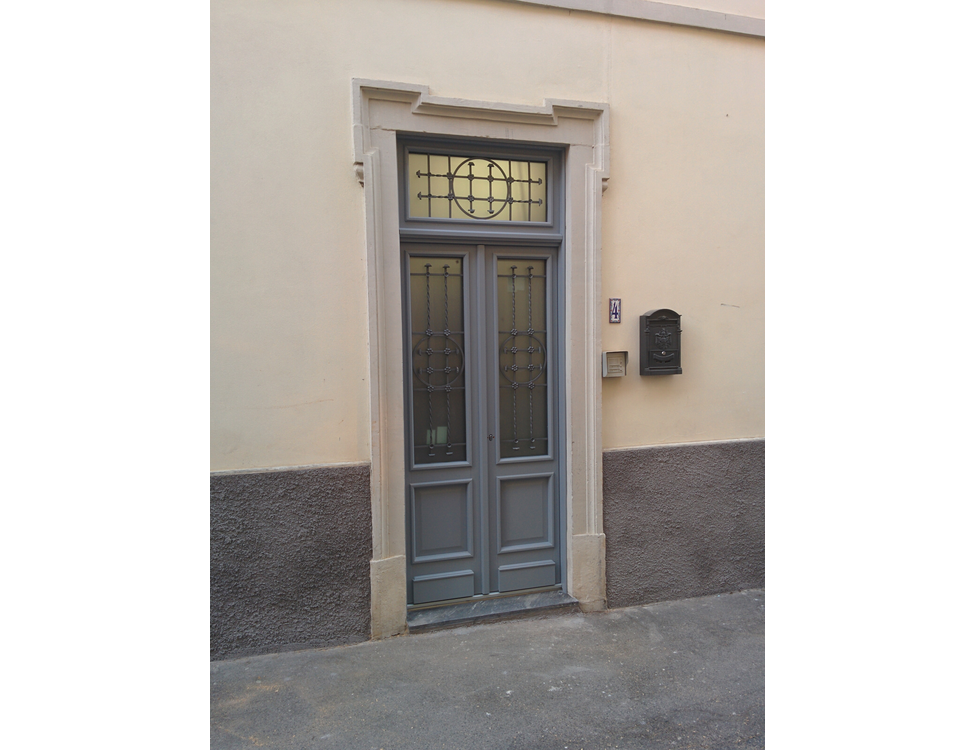 Porta di Ingresso in Larice lamellare colore RAL7001