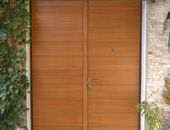 Porta blindata 2 ante con rivestimento esterno in rovere
