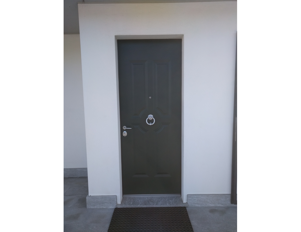 Porta blindata rivestimento in alluminio opaco